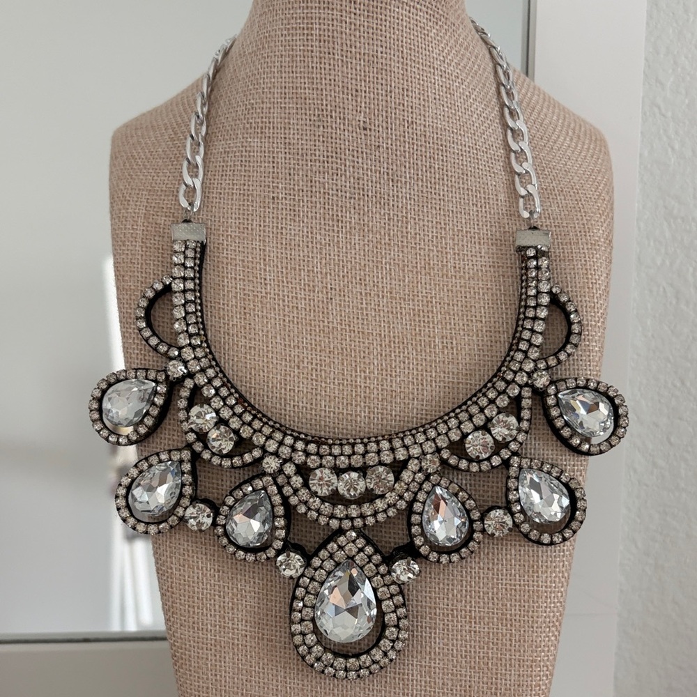 Price cut Elegant Silver and Black Statement Necklace
